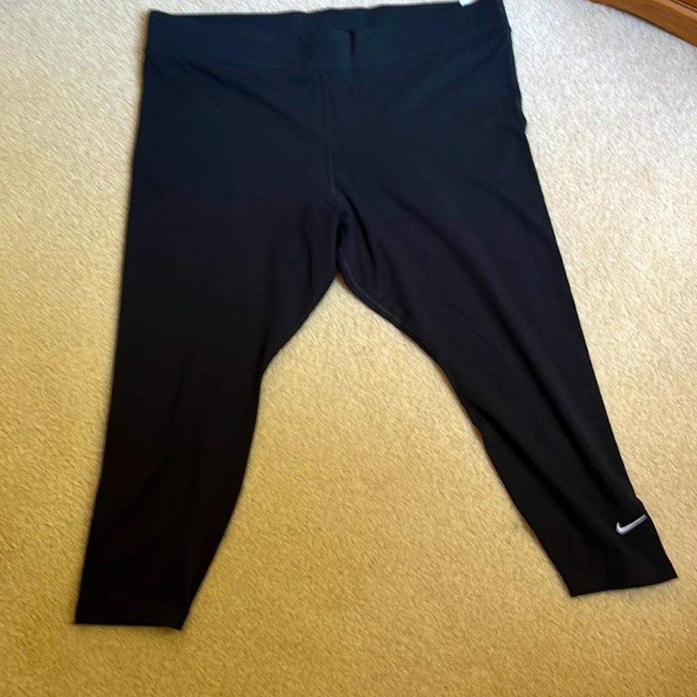 Nike Women's Black Leggings with White Swoosh 2X NWT
